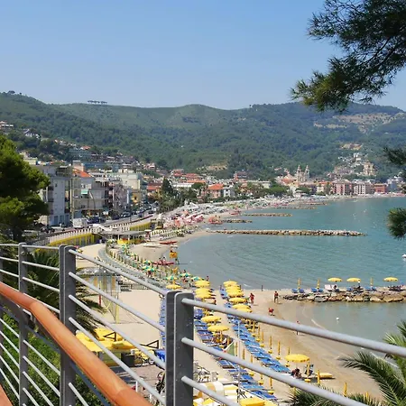 La Pietra Sul Mare Flat With Terrace - Happy * Pietra Ligure